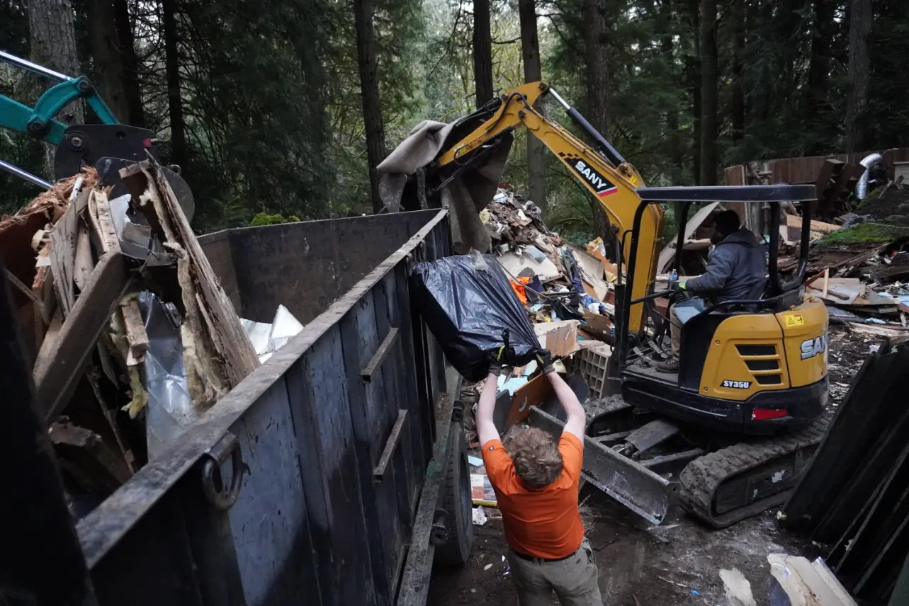 Junk Removal in Allyn